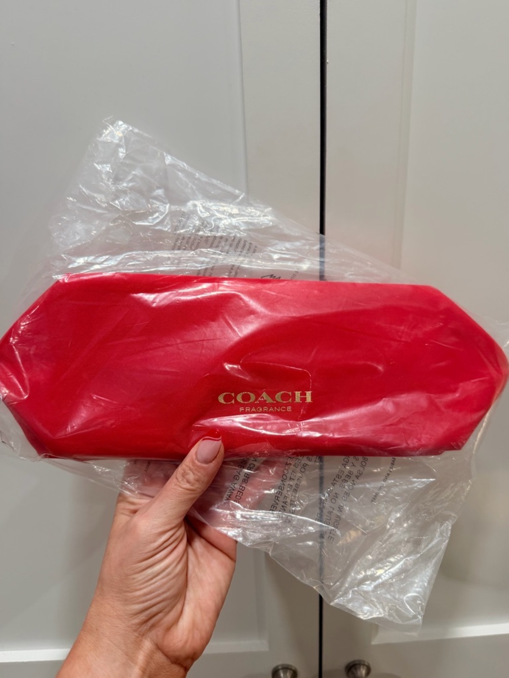 Coach Fragrance Red Makeup Zip Pouch with Gold Heart Zipper Pull- New! - Picture 5 of 6